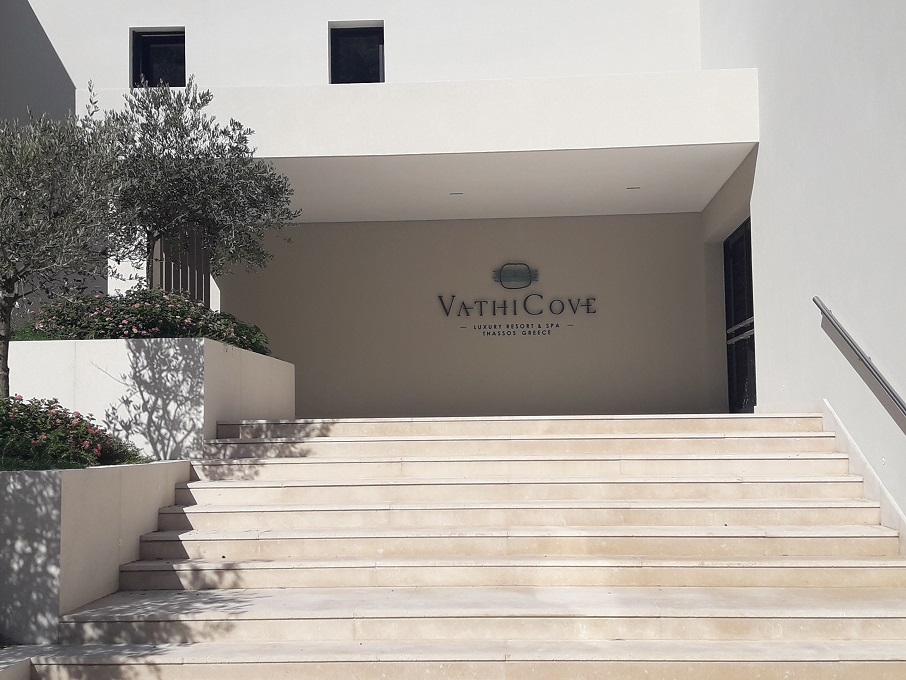 VATHI COVE Luxury Resort & Spa